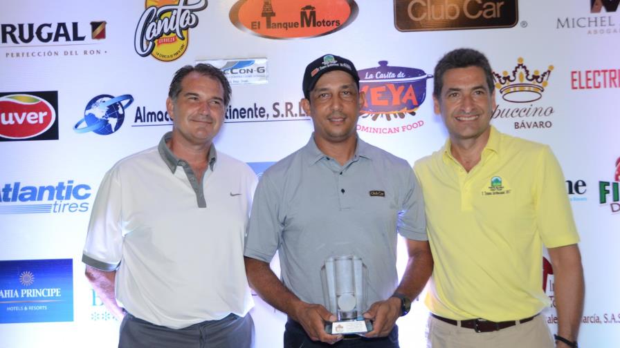 César Rodríguez y Cecilia Rosado, ganan X Edición Torneo de Golf Punta Blanca