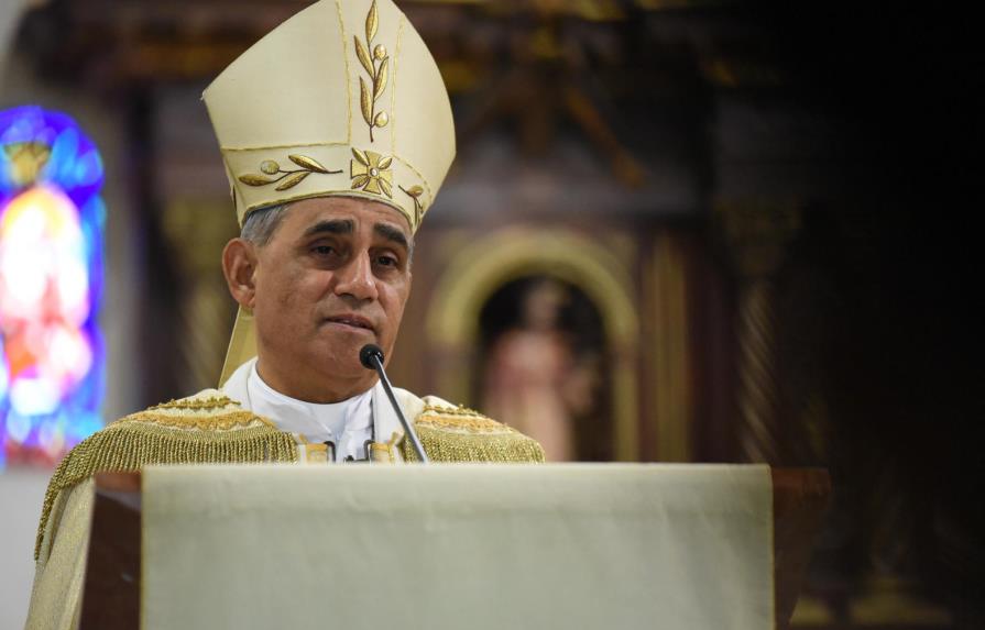 Arzobispo de Santiago dice la sociedad espera justicia de calidad por crimen de Yuniol 