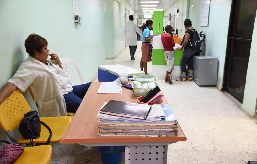 Huelga médica trastorna servicios a pacientes en hospitales de todo el país