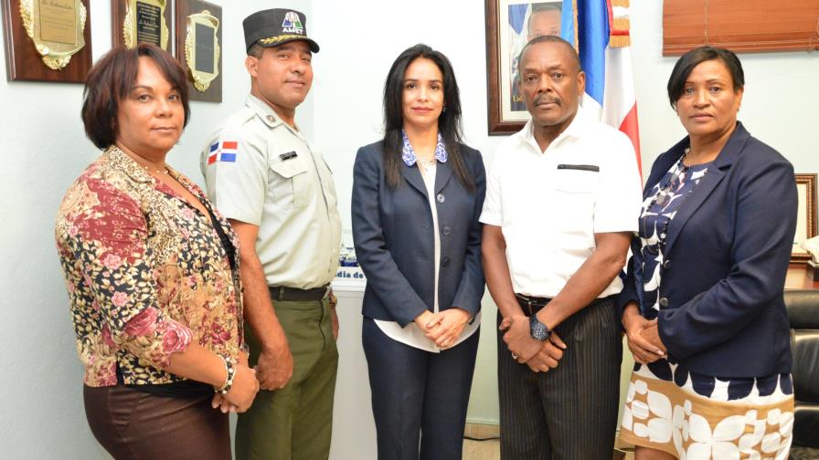 Intrant inicia plan de trabajo con alcaldía y empresarios de Boca Chica