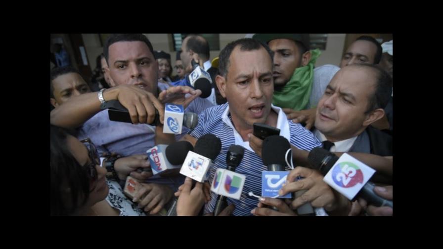 Peregrino de Moca exige justicia en su caso