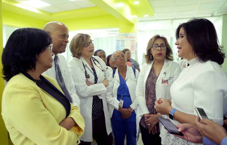 Vicepresidenta exhorta a médicos brindar servicios que demanda la población
