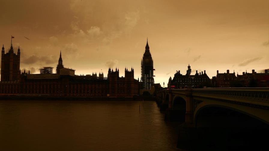 Miles de hogares sin luz en Irlanda y el Reino Unido tras el paso de la tormenta Ofelia