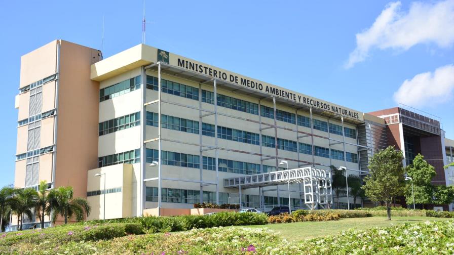 Medio Ambiente multa con 2.3 millones a ayuntamiento Villa Altagracia por vertedero