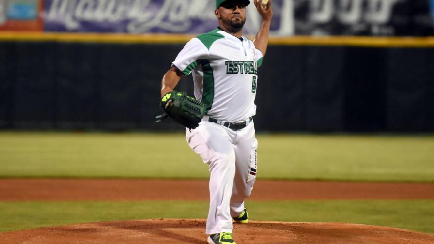 Estrellas mantienen el primer lugar al ganar en su hogar