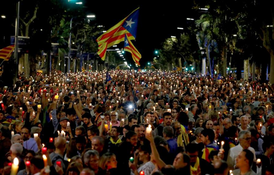 Cientos de miles protestan en Cataluña contra encarcelamiento de líderes independentistas