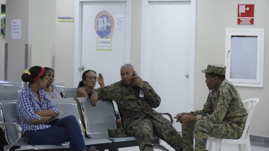 Cierran y militarizan oficinas del sindicato de enfermeras del hospital Cabral y Báez