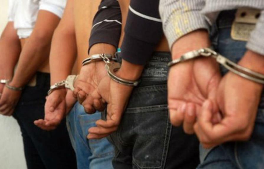 Detienen a cuatro venezolanos que habrían robado más de un millón de pesos 
