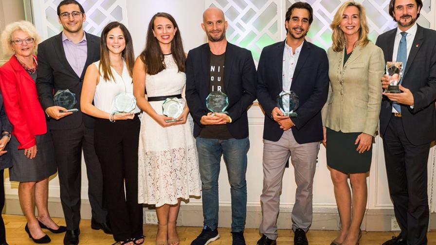 Emprendedores dominicanos son reconocidos por universidad líder en área de negocios 