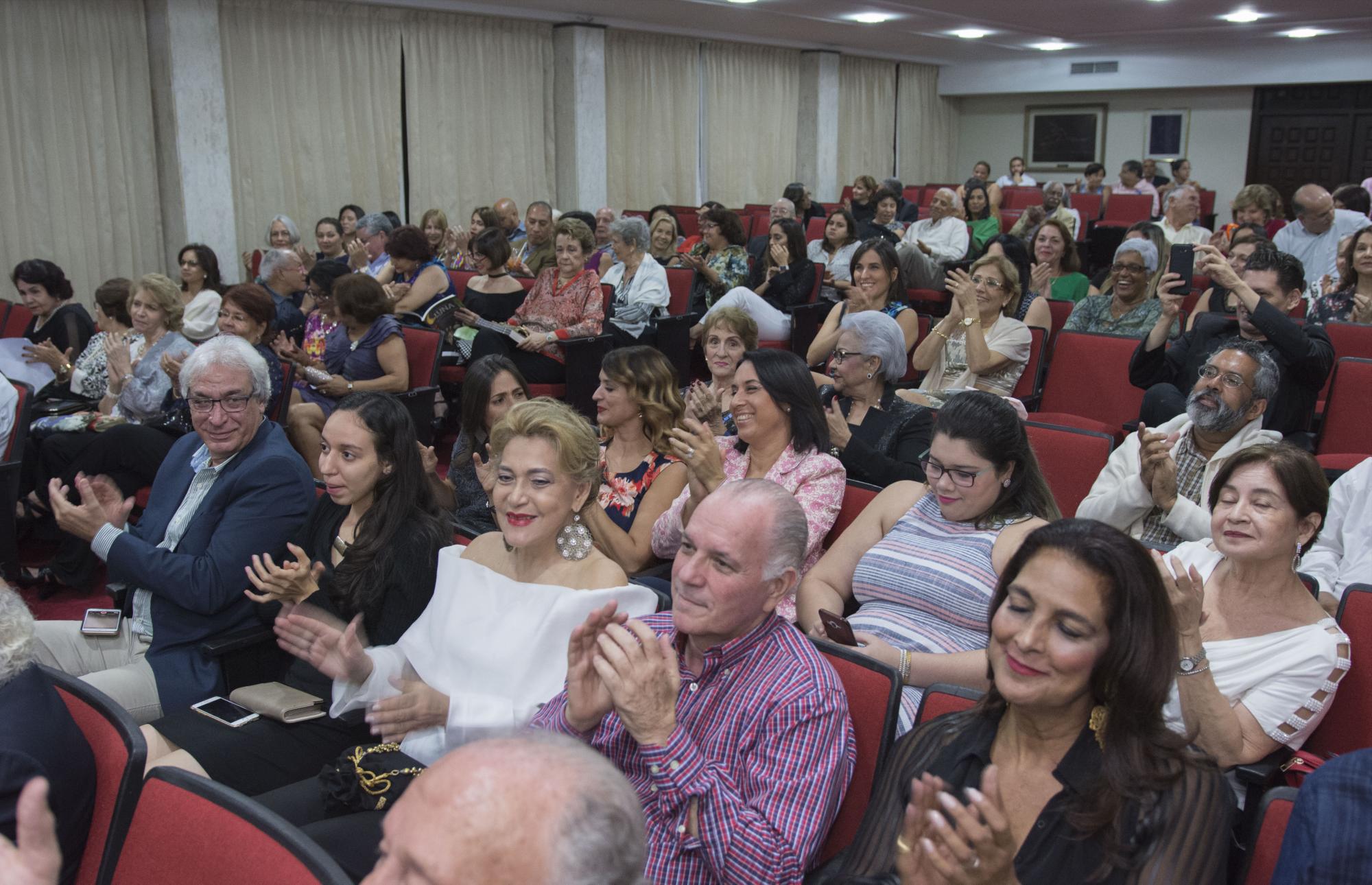El evento reunió a gastrónomos, empresarios e intelectuales.