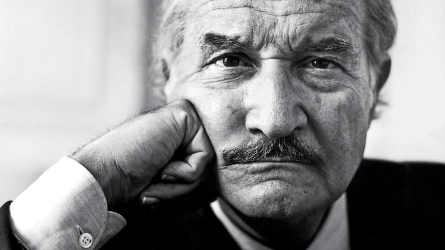 Homenajean en París a Carlos Fuentes, “un hombre político y de letras” 