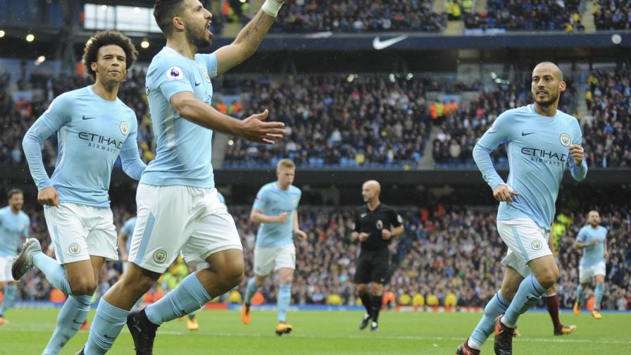 Manchester City gana con récord de Agüero y se aleja en Inglaterra 