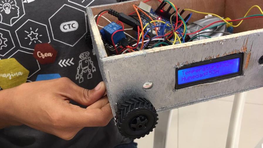 Vicepresidenta y ejecutivos de Intel asisten a “Feria Prototipos Maker CTC” en La Nueva Barquita