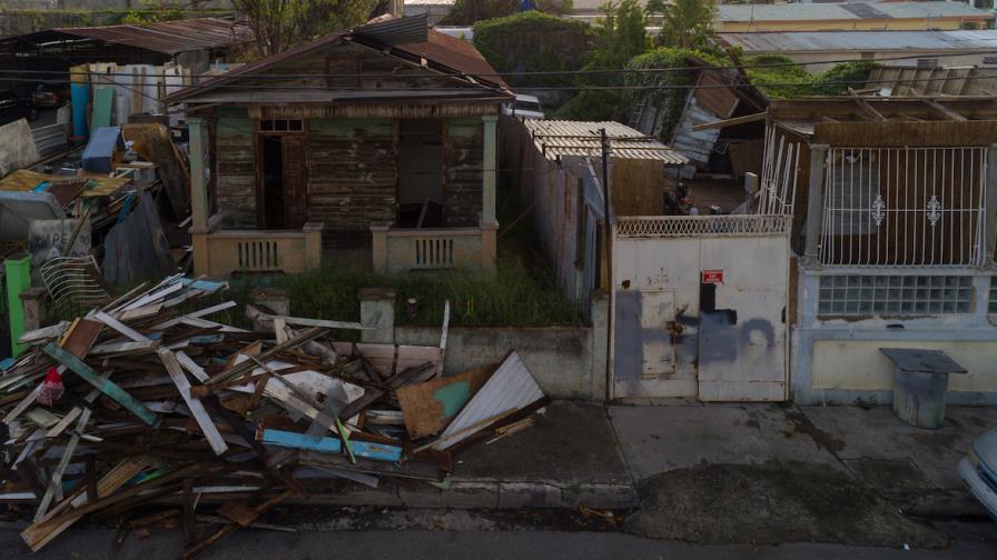 El dilema de reconstruir a Puerto Rico o pagar la deuda