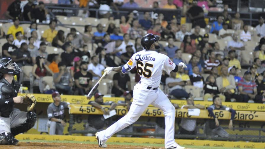 Águilas vencen a los Gigantes y tienen marca de 3-3