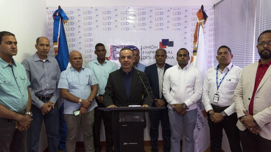 Unión Empresarial Dominicana rechaza imposición de cuotas por parte de Fenatrado para acarreo de cargas Unión Empresarial Dominicana rechaza imposición de cuotas por parte de Fenatrado para acarreo de cargas