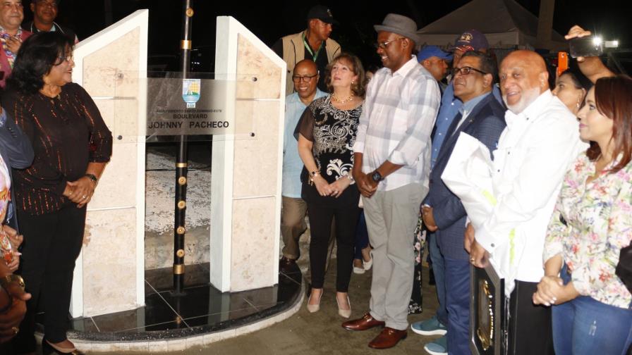 SDE rinde emotivo homenaje al músico Johnny Pacheco