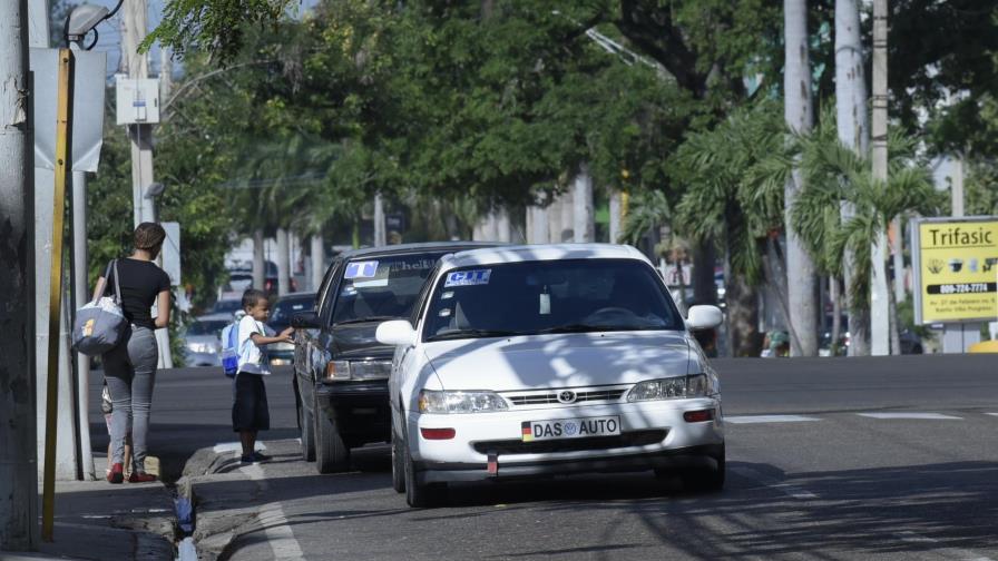 Rechazan en Santiago aumento de cinco pesos al pasaje 