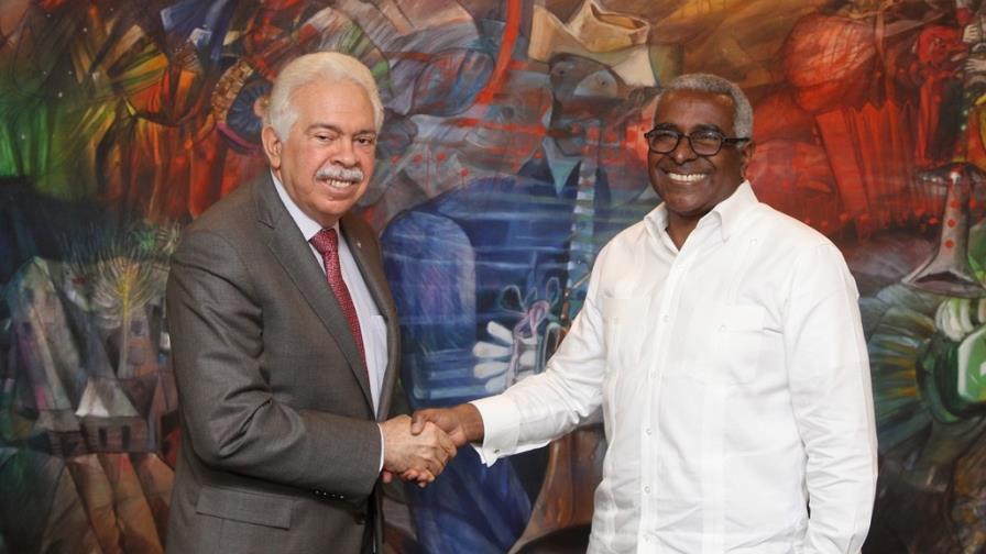 INTEC y BHD León financiarán carreras universitarias