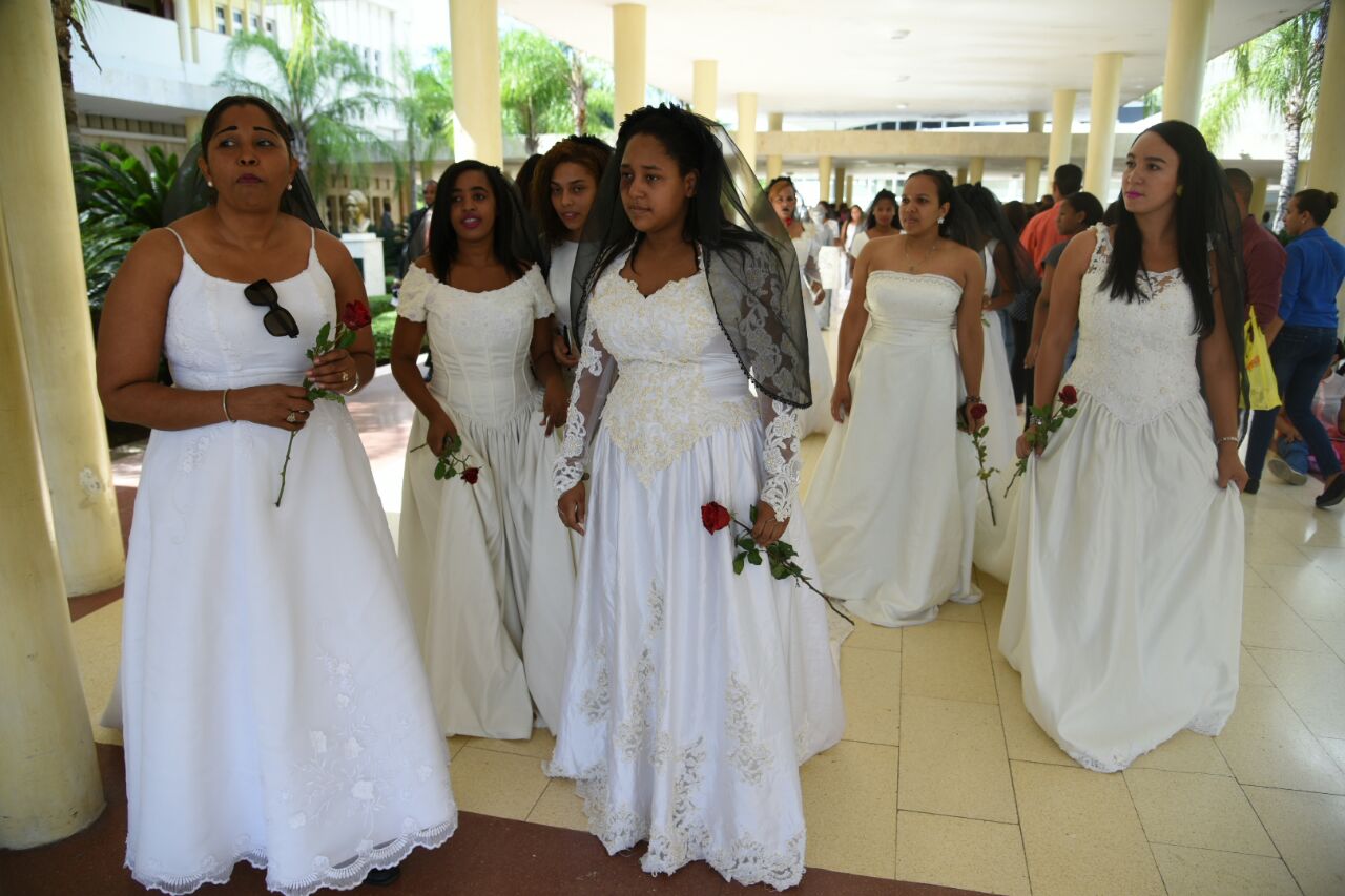 Vista de las manifestantes en la “Marcha de las Novias”.