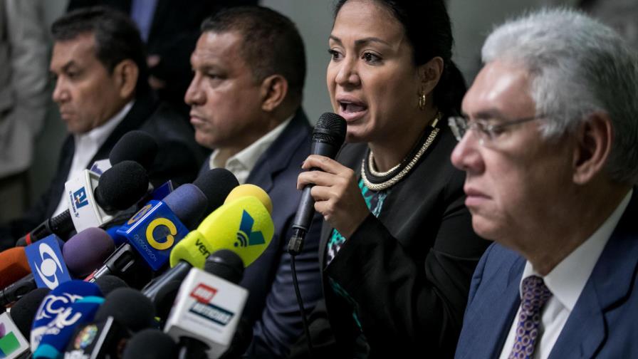 Cuatro opositores que juraron ante la Constituyente quedan excluidos de su partido Cuatro opositores que juraron ante la Constituyente quedan excluidos de su partido