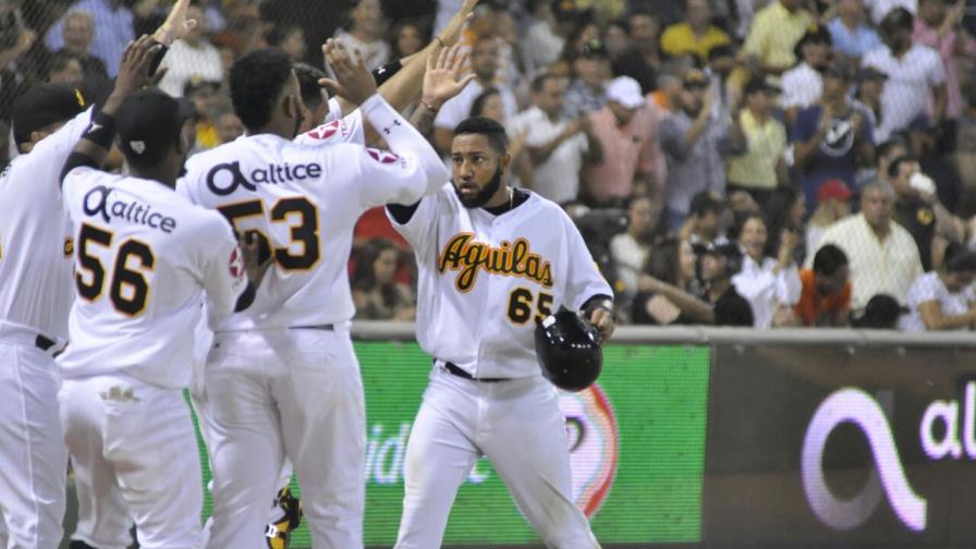 Dramático jonrón de Ronny Rodríguez da victoria a las Águilas Cibaeñas