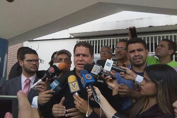Representante de la oposición venezolana se reúne con el presidente Danilo Medina