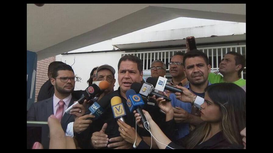 Representante de la oposición venezolana se reúne con el presidente Danilo Medina