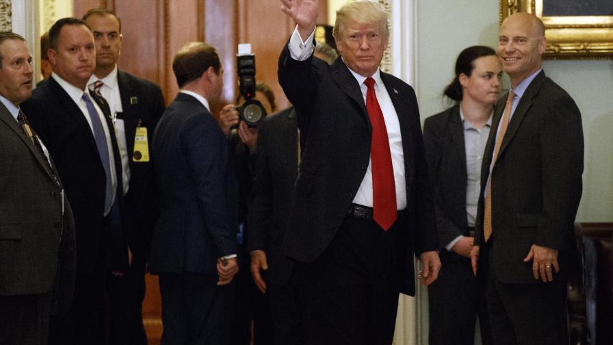 Senadores republicanos exhiben división y critican a Trump 