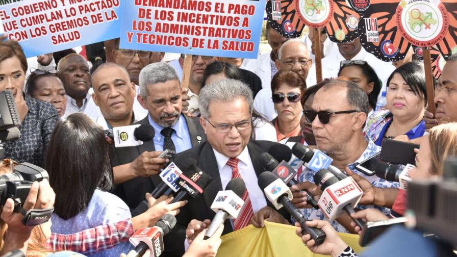 Waldo pide intervención del presidente Medina en lucha de los médicos 