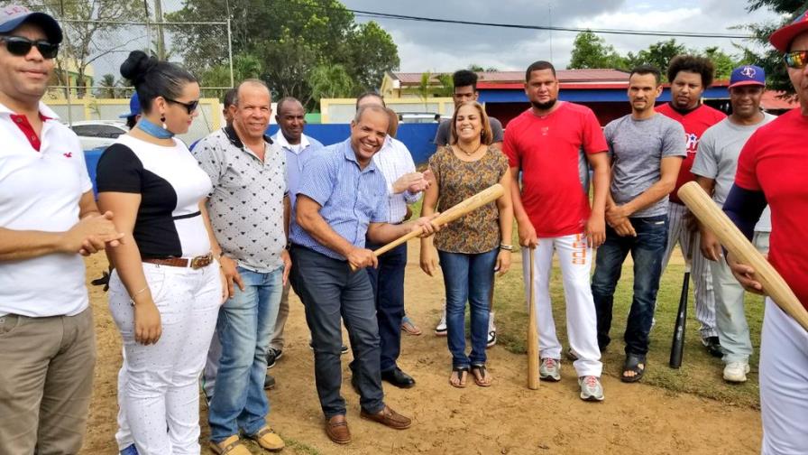 El FEDA fomenta producción de bates de bambú para la exportación