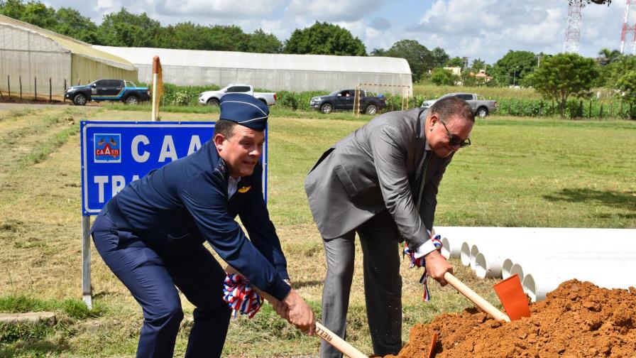 La CAASD inicia trabajo de construcción de redes alcantarillado en la Base Aérea 