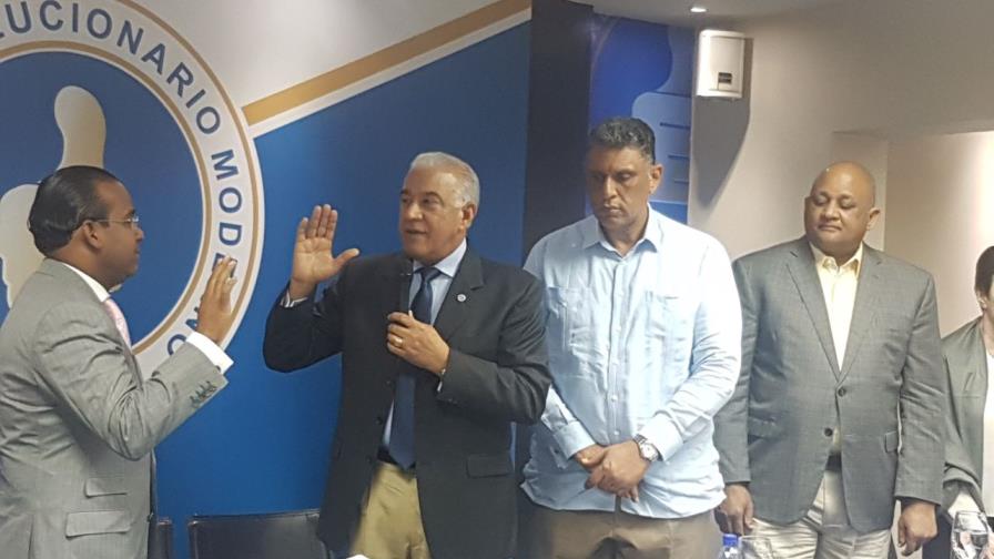 PRM juramenta a exvicepresidente del PRD, Aníbal Díaz PRM juramenta a exvicepresidente del PRD, Aníbal Díaz