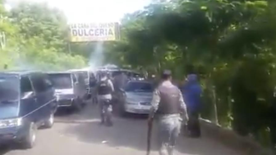 Siguen las protestas  por carretera de Gaspar Hernández