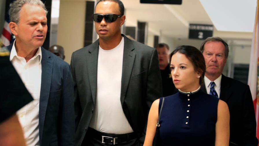 Tiger Woods se declara culpable de manejar de forma imprudente