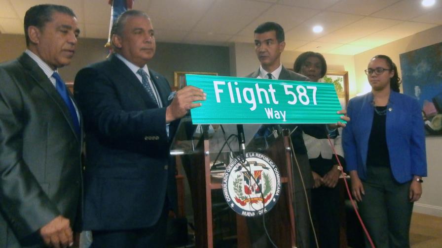 Desvelarán rótulo en esquina del Alto Manhattan en recordación de víctimas del vuelo 587