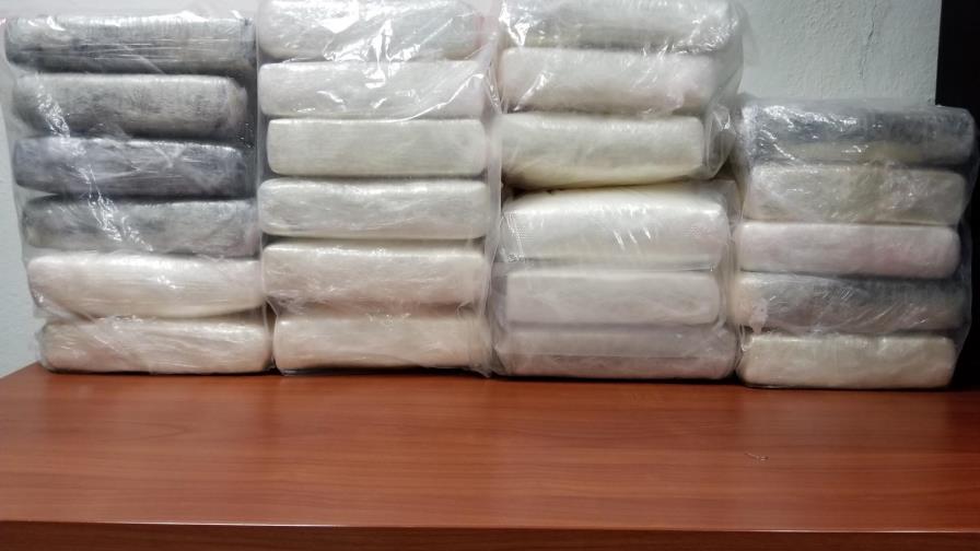 Autoridades ocupan 23 kilos de cocaína en Puerto de Santo Domingo