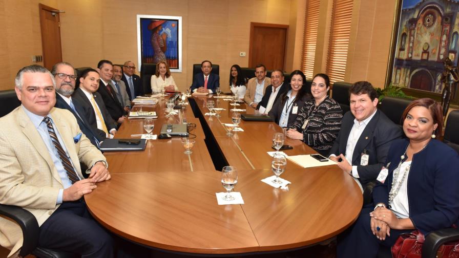 Banco Central y ACOPROVI revisan desempeño del sector construcción de vivienda