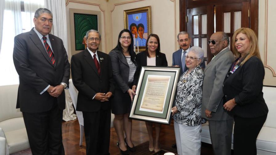 Danilo Medina recibe a miembros del Círculo de Locutores Dominicano