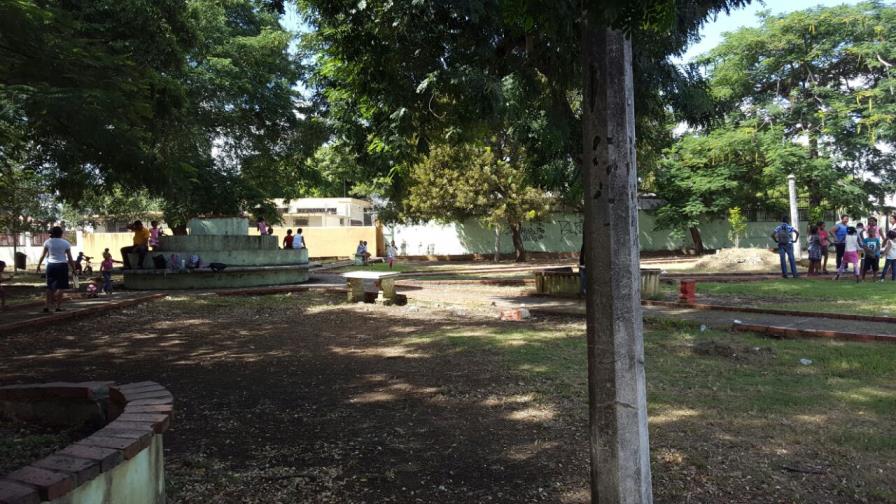 Deterioro de algunos parques del Distrito es aprovechado por delincuentes y vagabundos 