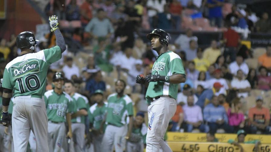 Las Estrellas vencen a las Águilas y están firmes en la 1ra posición