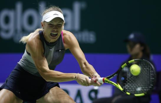 Caroline Wozniacki doblega a Venus Williams y gana la Copa WTA 