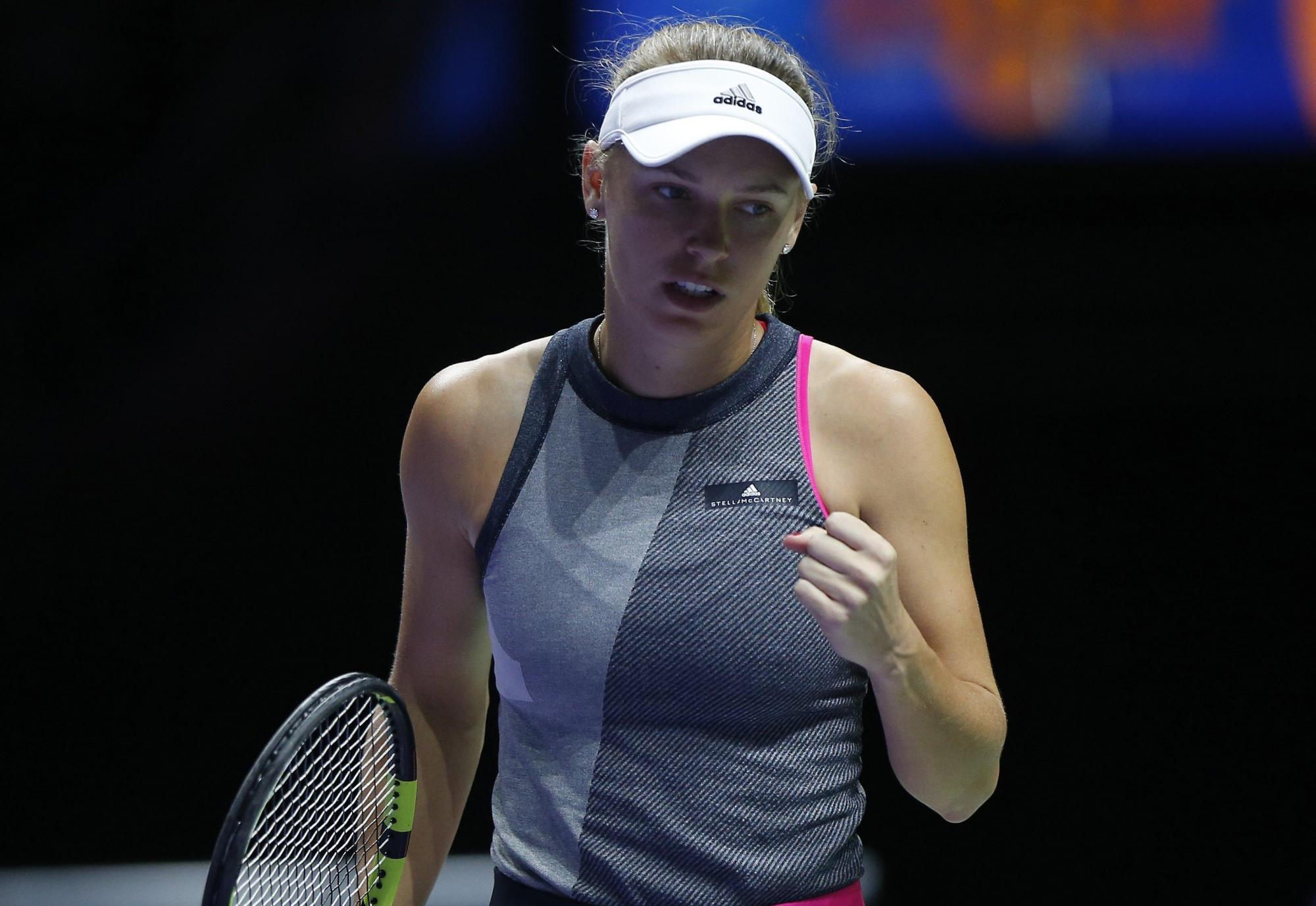 Caroline Wozniacki venció a Venus Williams 6-4, 6-4  para ganar el WTA de Singapur el domingo 29 de octubre del 2017.