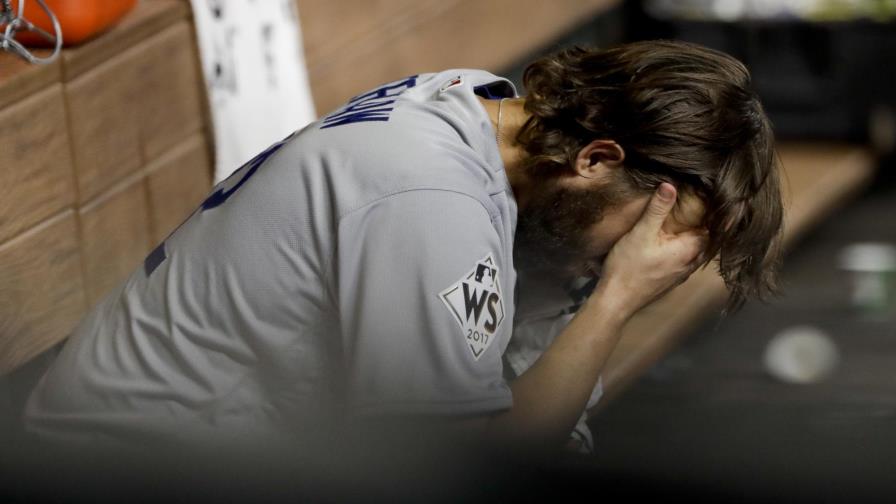El colapso de Kershaw deja a Dodgers en el hoyo 