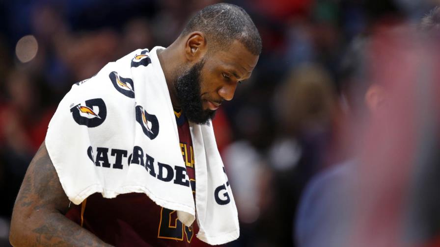 LeBron: “No voy a volverme loco. Es una temporada demasiado larga”