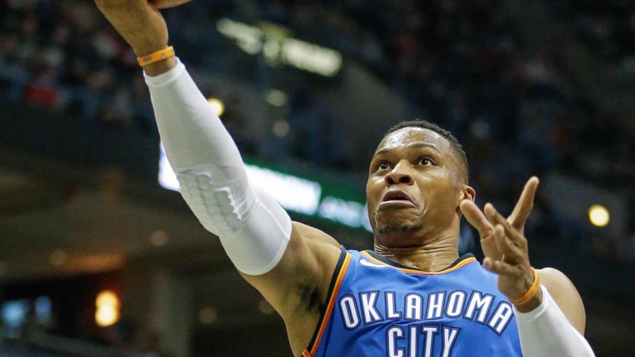 Con 20 de George, Thunder aplasta a Bucks 