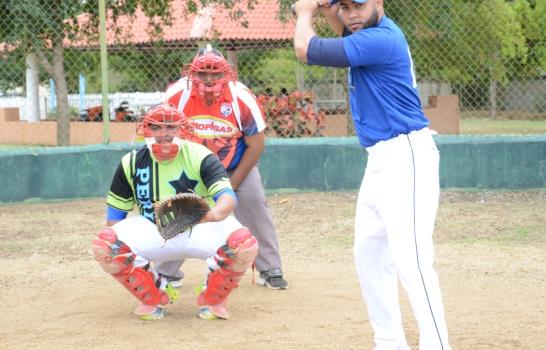 El equipo del Indotel logró dos victorias por nocaut ante transporte Morel