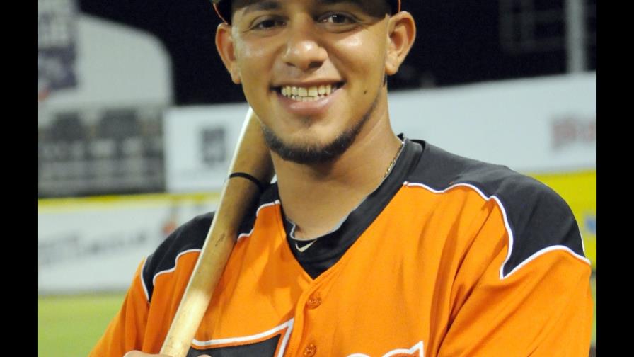 Hernández y Adames dan triunfo a los Toros