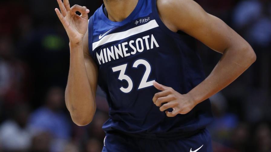 Karl Towns dos puntos; Butler encesta al final y Timberwolves superan a Pelicans 