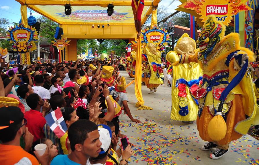 Tribunal Constitucional suspende fallo prohibe tarimas del Carnaval Vegano